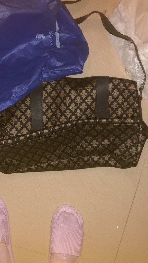 Patrick cox bag （分類：多用途袋）位於 Hong Kong。 由 kuromi100 提交（商品編號 1356771237，圖片 1）。簡介： 。