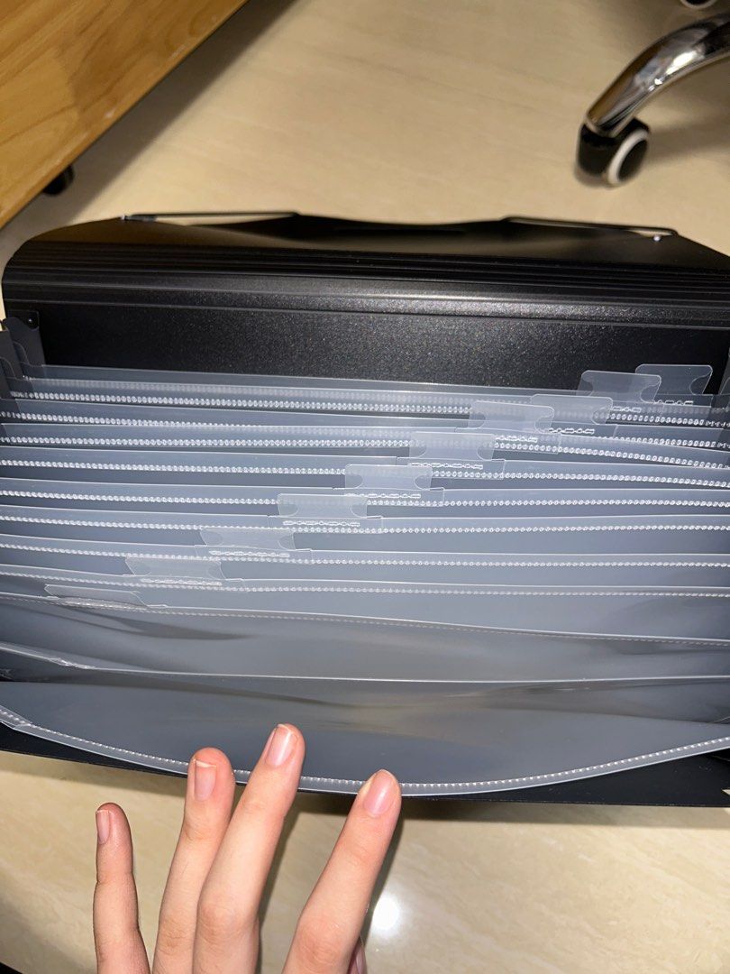 Pop basic black folder (Category: Stationery & School Supplies) located in Singapore. Submitted by abababababababa (Listing ID 1356627332, Image 3). Description: If its still listed it’s available, best possible price :D.