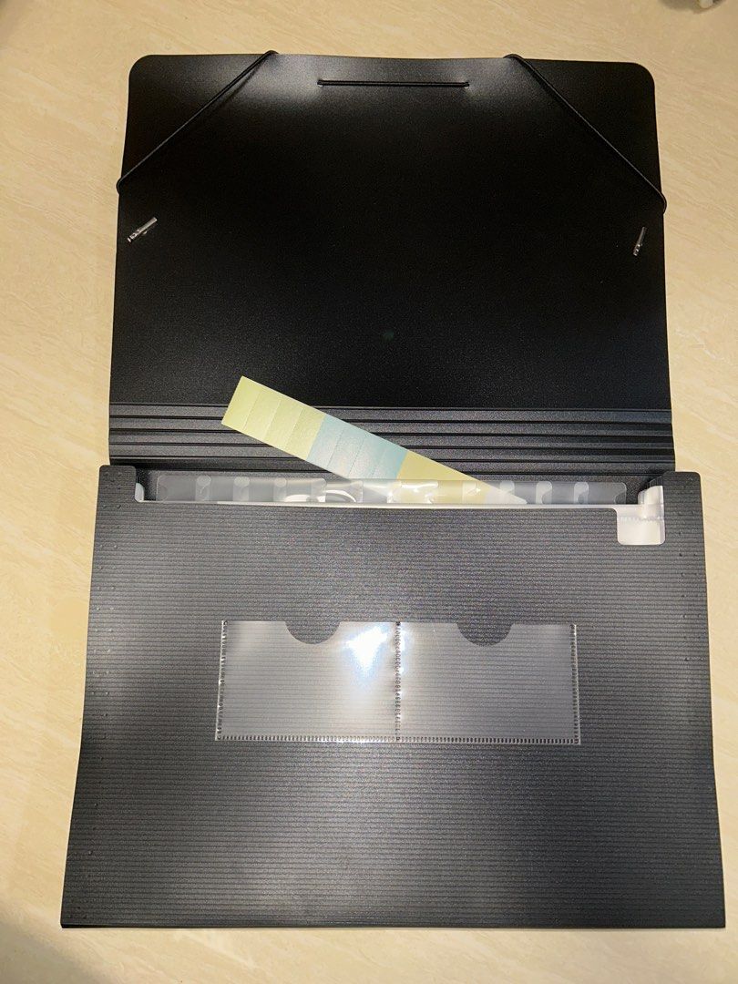 Pop basic black folder (Category: Stationery & School Supplies) located in Singapore. Submitted by abababababababa (Listing ID 1356627332, Image 2). Description: If its still listed it’s available, best possible price :D.