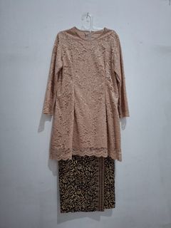 (Kategori: ) berada di . Dikirim oleh dyrashop_preloved (ID iklan 1356685802, Gambar 1). Deskripsi: .
