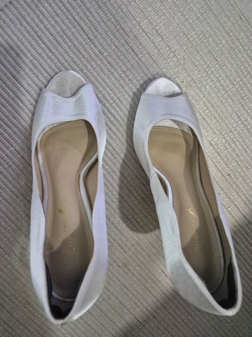Shoes (Category: Heels) located in Singapore. Submitted by suelim7301 (Listing ID 1356670121, Image 3). Description: wear once for dinner.
