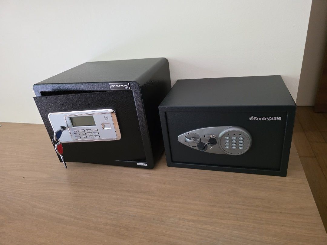 Small safe64885059774723110
