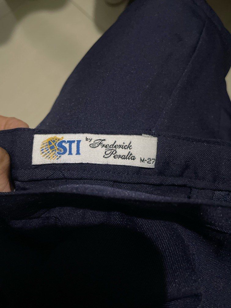 STI SHS skirt MEDIUM (Category: Skirts) located in Famy. Submitted by echolima21 (Listing ID 1356727307, Image 1). Description: Medium SHS SKIRT 21.5 inches haba 27 inches waist.