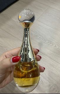 (Category: ) located in . Submitted by perfumefreak (Listing ID 1356781148, Image 1). Description: .