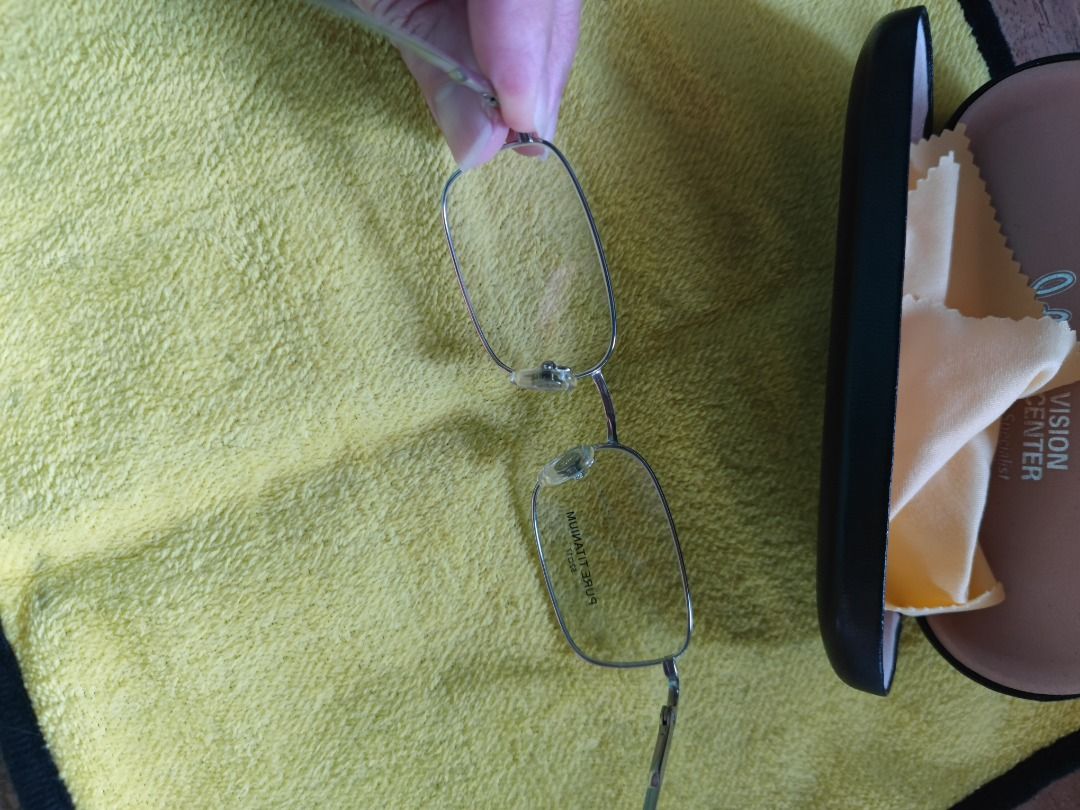 Titanium Eyeglasses (Category: Vision Care) located in Trece Martires City. Submitted by chipmaster74 (Listing ID 1356635106, Image 2). Description: unused eyeglasses with ungraded but replaceable lens titanium frame will include the case & cleaning cloth nabili din dito pero di nagamit pickup and meetup in Trece only open for shipping/delivery at buyer's expense.