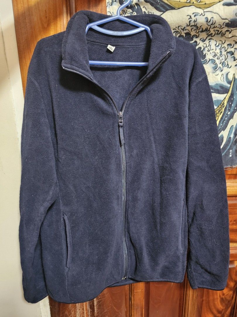 Uniqlo fleece jacket (Category: Coats, Jackets and Outerwear) located in Antipolo. Submitted by satisfactorylemon (Listing ID 1356696374, Image 1). Description: Uniqlo fleece jacket Barely used, maybe once or twice lang No issues.