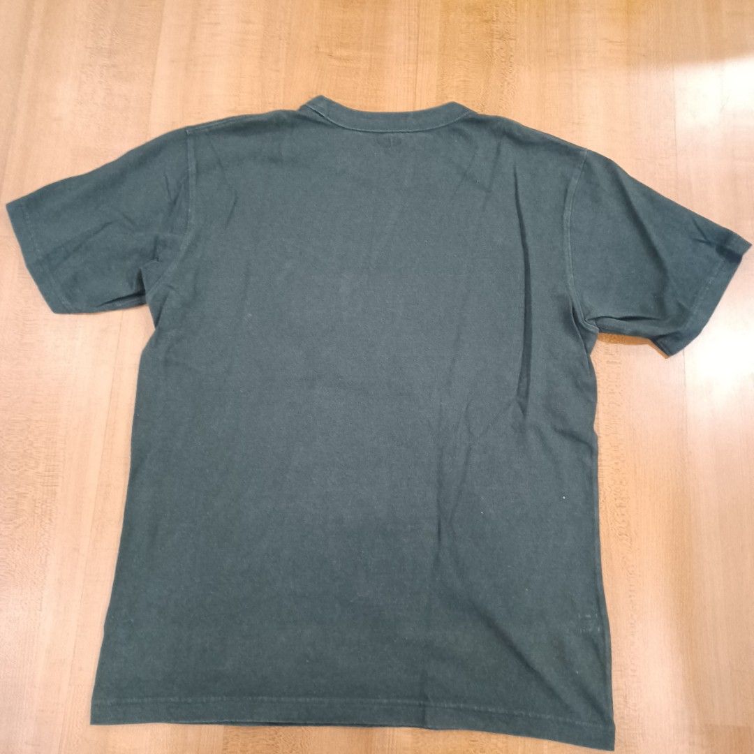Uniqlo Tee M (Category: Tshirts & Polo Shirts ) located in Makati City. Submitted by path.walker (Listing ID 1356709405, Image 3). Description: .