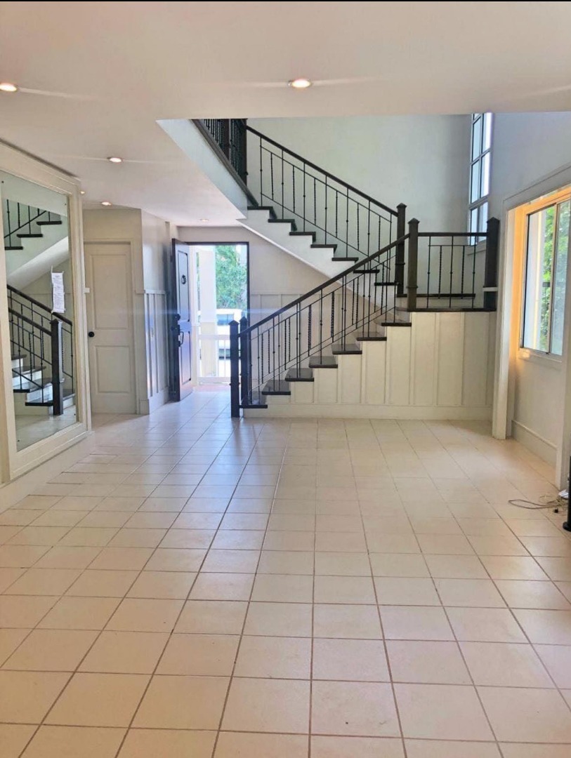 (Category: ) located in . Submitted by lesrealtor_servantsoulrealty (Listing ID 1356636034, Image 1). Description: .
