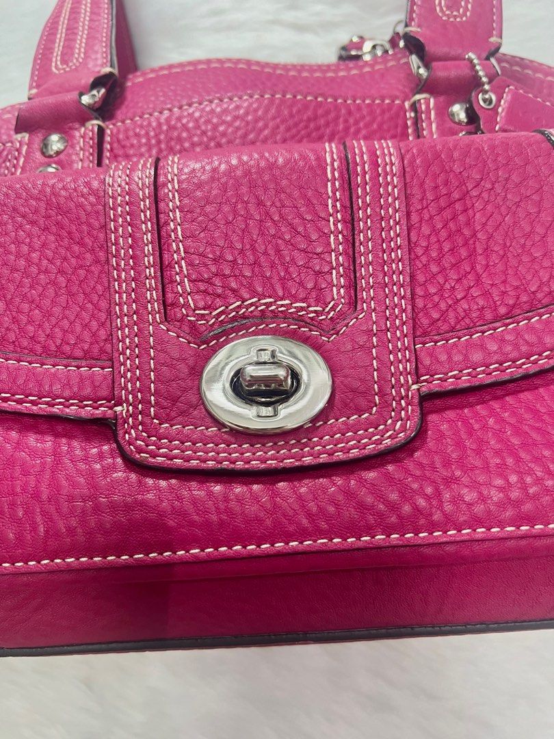 Vintage Coach Medium Pink Satchel (Category: Luxury Bags & Wallets) located in Pasig City. Submitted by vintageee.diaries (Listing ID 1356726565, Image 3). Description: low ballers will be ignored‼️ Condition: 10/10 ༯ Leather : Excellent Condition ༯ Hardware: Excellent Condition ༯ Rubber Lining: Excellent Condition ༯ Interior: Excellent Condition Issue/s: ❥ None ✨ (Please refer to the posted photos for a clearer view and feel free to zoom in for 