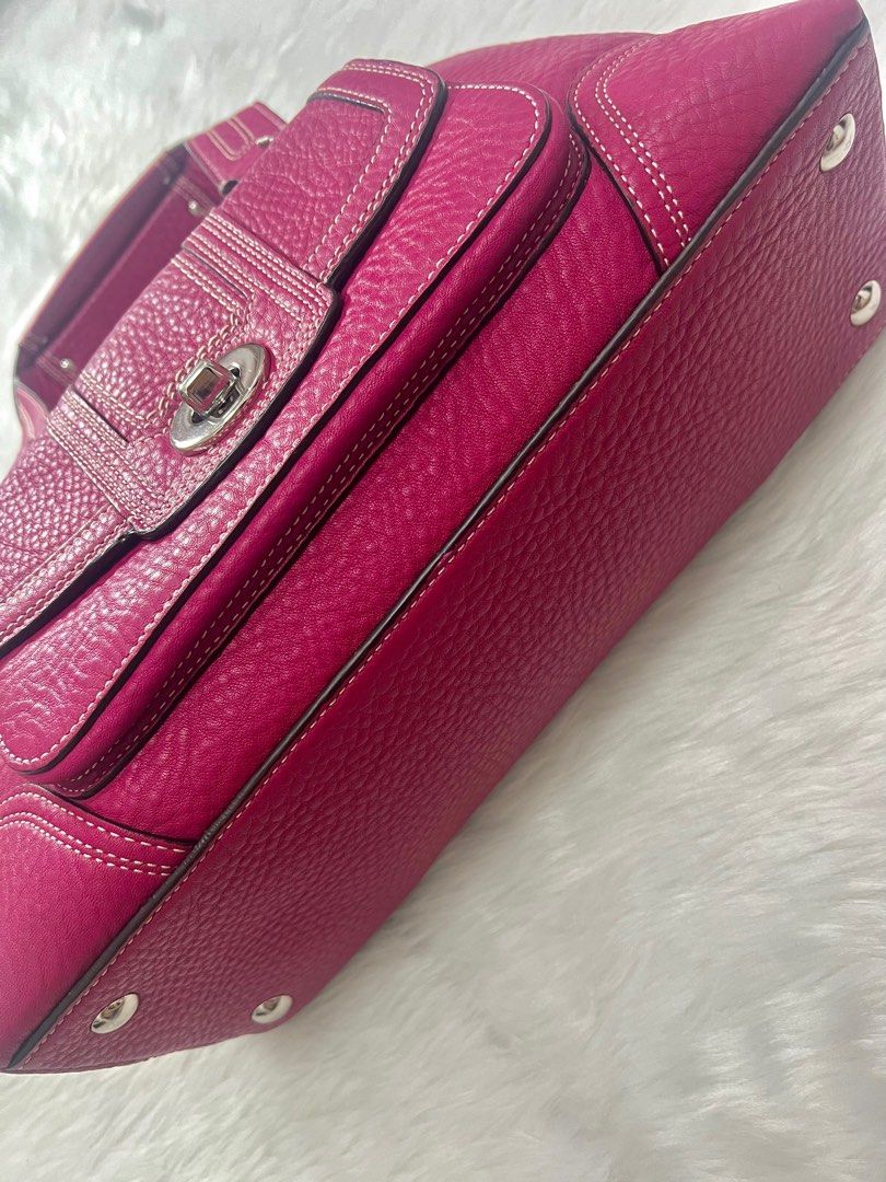 Vintage Coach Medium Pink Satchel (Category: Luxury Bags & Wallets) located in Pasig City. Submitted by vintageee.diaries (Listing ID 1356726565, Image 2). Description: low ballers will be ignored‼️ Condition: 10/10 ༯ Leather : Excellent Condition ༯ Hardware: Excellent Condition ༯ Rubber Lining: Excellent Condition ༯ Interior: Excellent Condition Issue/s: ❥ None ✨ (Please refer to the posted photos for a clearer view and feel free to zoom in for 