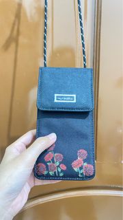 (Kategori: ) berada di . Dikirim oleh preloved_loveddd (ID iklan 1356757010, Gambar 1). Deskripsi: .