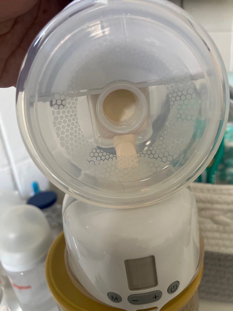 Wearable Handsfree Breast Pump 2pcs (Category: Breastfeeding & Bottle Feeding) located in Marikina City. Submitted by caseykace (Listing ID 1356743631, Image 3). Description: Bought for 3k priced at 1.5k each. Used when i was at the hospital, but was gifted another one and used that more. Super effective has 9 or 10 modes for pumping with different rythmns. Pick up in Marikina.