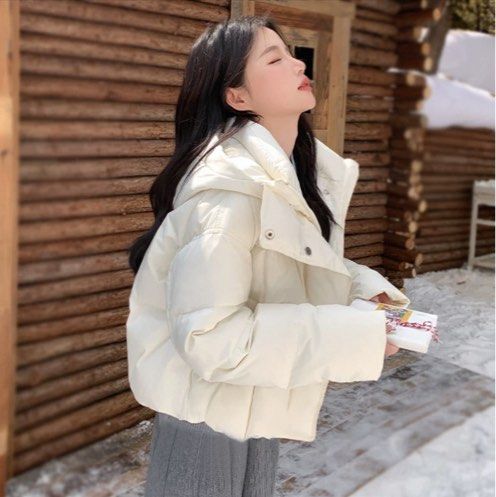 Winter Jacket (Category: Coats, Jackets and Outerwear) located in Singapore. Submitted by katherine_0 (Listing ID 1356694433, Image 2). Description: Size : S Height 150-163cm , weight 40-56cm , Shoulder 53cm , Bust 116cm , Length 61cm, Sleeve 51cm White.