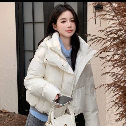 Winter Jacket (Category: Coats, Jackets and Outerwear) located in Singapore. Submitted by katherine_0 (Listing ID 1356694433, Image 3). Description: Size : S Height 150-163cm , weight 40-56cm , Shoulder 53cm , Bust 116cm , Length 61cm, Sleeve 51cm White.