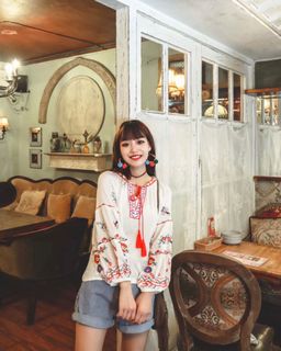 紅白色民族風繡花圖案燈籠袖棉麻上衣 red & white Bohemian style embroidered pattern long sleeve blouse shirt top64235212719873110