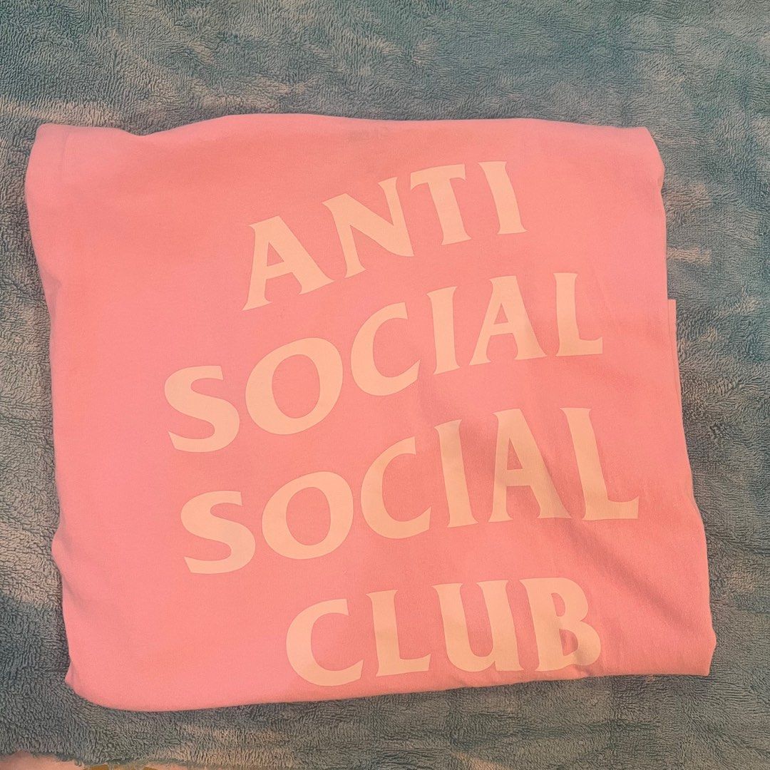 Anti Social Social Club Classic Pink Tee (men’s) (Category: Tshirts & Polo Shirts ) located in Manila. Submitted by vahnillacloset (Listing ID 1356852187, Image 3). Description: ASSC Classic Pink Tee (men’s) - worn twice Rfs: not my style anymore Size of the item: medium - please double check if this is your size! My measurements: I’m a US 6-8 and AUS 10-12 - 29-30inch waist - My bottoms are usually a US8 or AUS10 💋 no refunds or returns 💋 not 