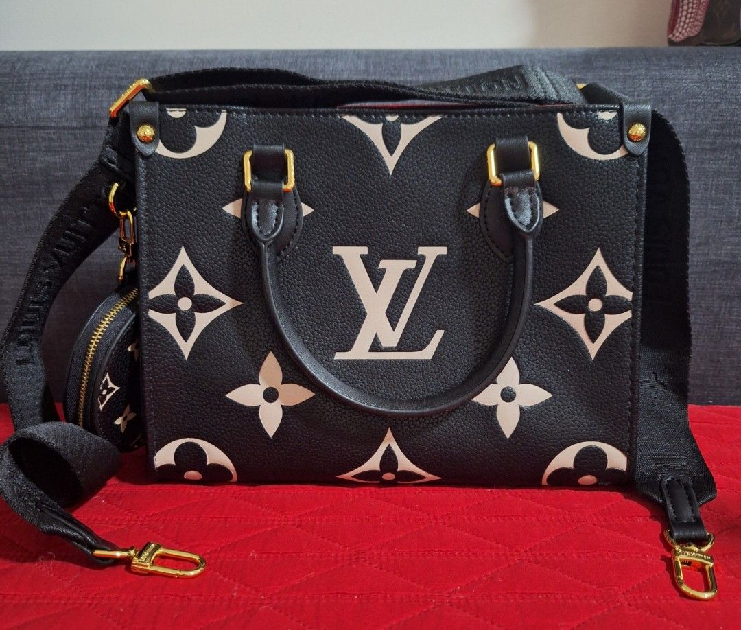 Book tote (Category: Luxury Bags & Wallets) located in Manila. Submitted by loydamariano (Listing ID 1356858131, Image 1). Description: last one super sale move out sale n po.