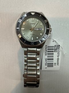 (Category: ) located in . Submitted by seikowatchfactory (Listing ID 1356890161, Image 1). Description: .