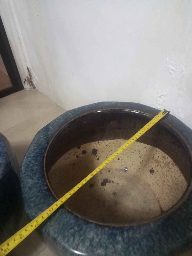 Ceramic pot 12" height 17" diameter (Category: Vases & Decorative Bowls) located in General Trias. Submitted by smyls (Listing ID 1356914023, Image 2). Description: Big vase/pot Dark blue glaze From japan .