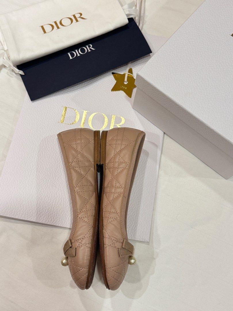 Christian Dior (Category: Sneakers & Footwear) located in Cebu City. Submitted by prelovedcornerph2021 (Listing ID 1356926562, Image 3). Description: Comes complete (shown in the picture) Used once only Open for swap (Chanel ballet in classic color).