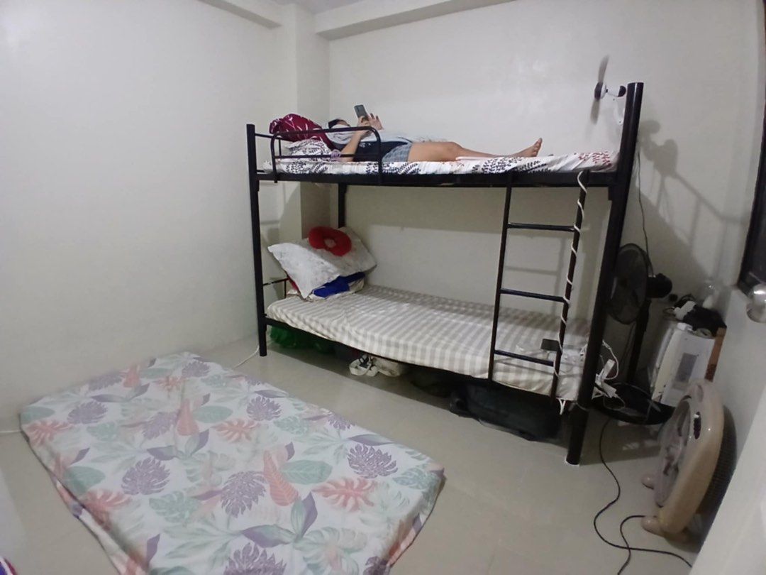 Double deck bed frame with 1 free matress (uratex) (Category: Bed Frames & Mattresses) located in Manila. Submitted by blaccupinccu (Listing ID 1356914214, Image 1). Description: Double deck size: single with free 1 matrex (brand: uratex) .