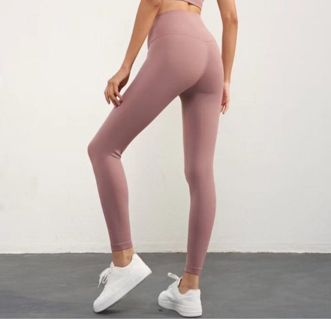 Fumeng buttery leggings (Category: Activewear) located in Bulacan. Submitted by clncon (Listing ID 1356847730, Image 1). Description: With inside pockets.