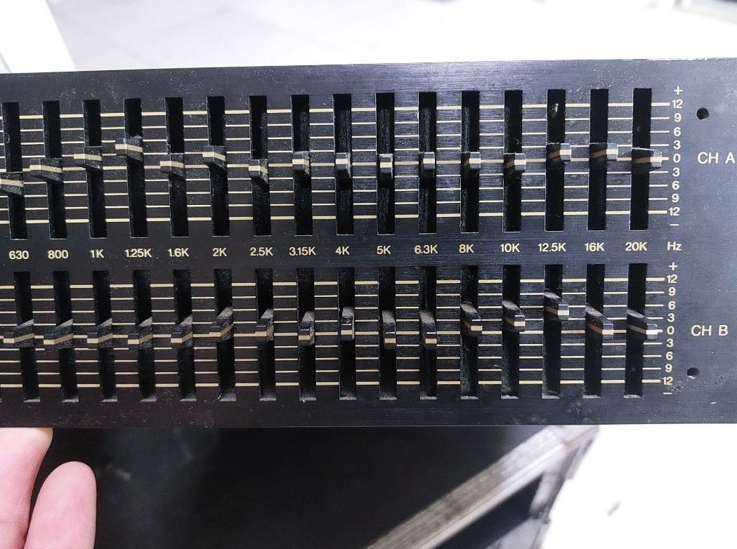 Graphic equalizer yamaha (Category: Other Audio Equipment) located in Baliuag. Submitted by papa.gardz (Listing ID 1356913229, Image 2). Description: yamaha graphic equalizer. japan 110volts..