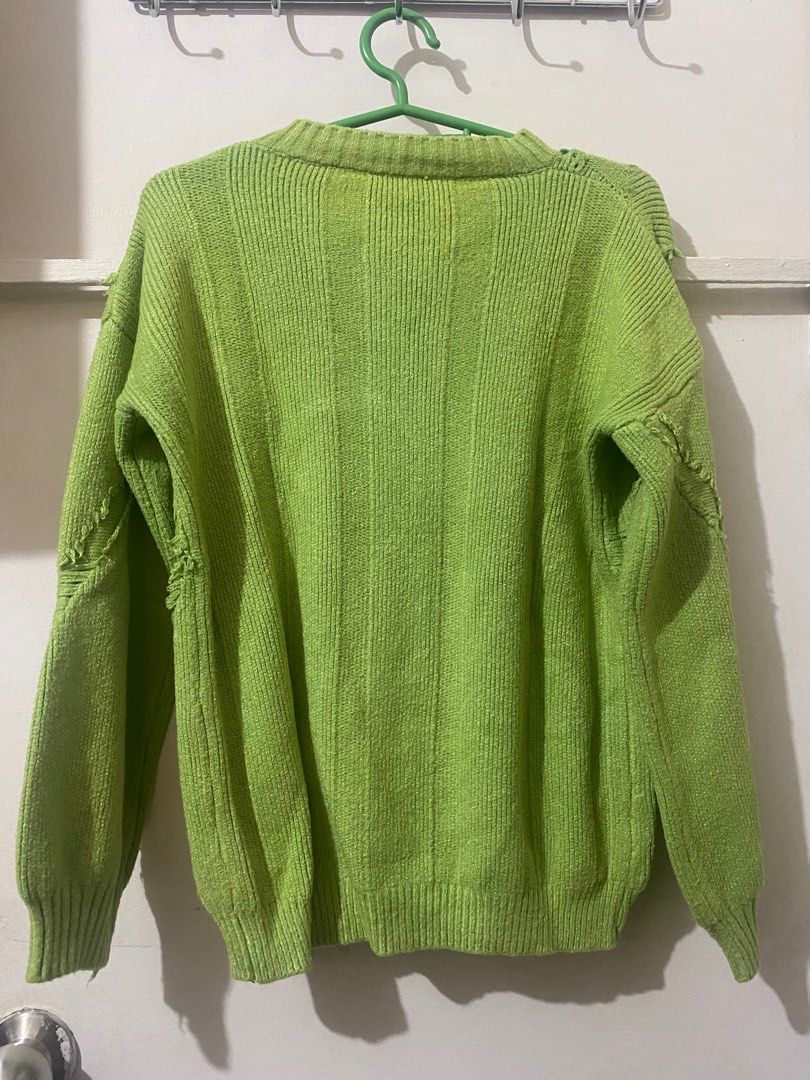 Green Knitted Sweater (Category: Coats, Jackets and Outerwear) located in Quezon City. Submitted by shemboti (Listing ID 1356860537, Image 2). Description: Fits S. Very nice quality!!! Perfect as an inner layer.