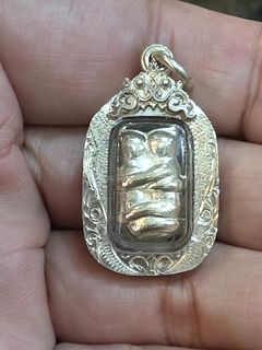 (Category: ) located in . Submitted by boran_gallery (Listing ID 1356904688, Image 1). Description: .