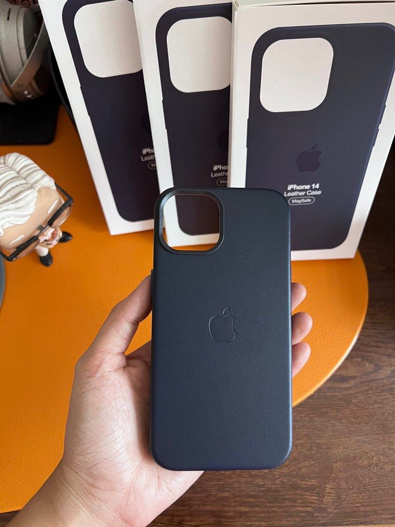 iPhone 14 Magsafe Leather Case (Category: Cases & Sleeves) located in Manila. Submitted by ceeyashop (Listing ID 1356812735, Image 2). Description: Pm me, Available on hand [ Other colors are also available ] Lalamove,Grab,J&T COD will do!.