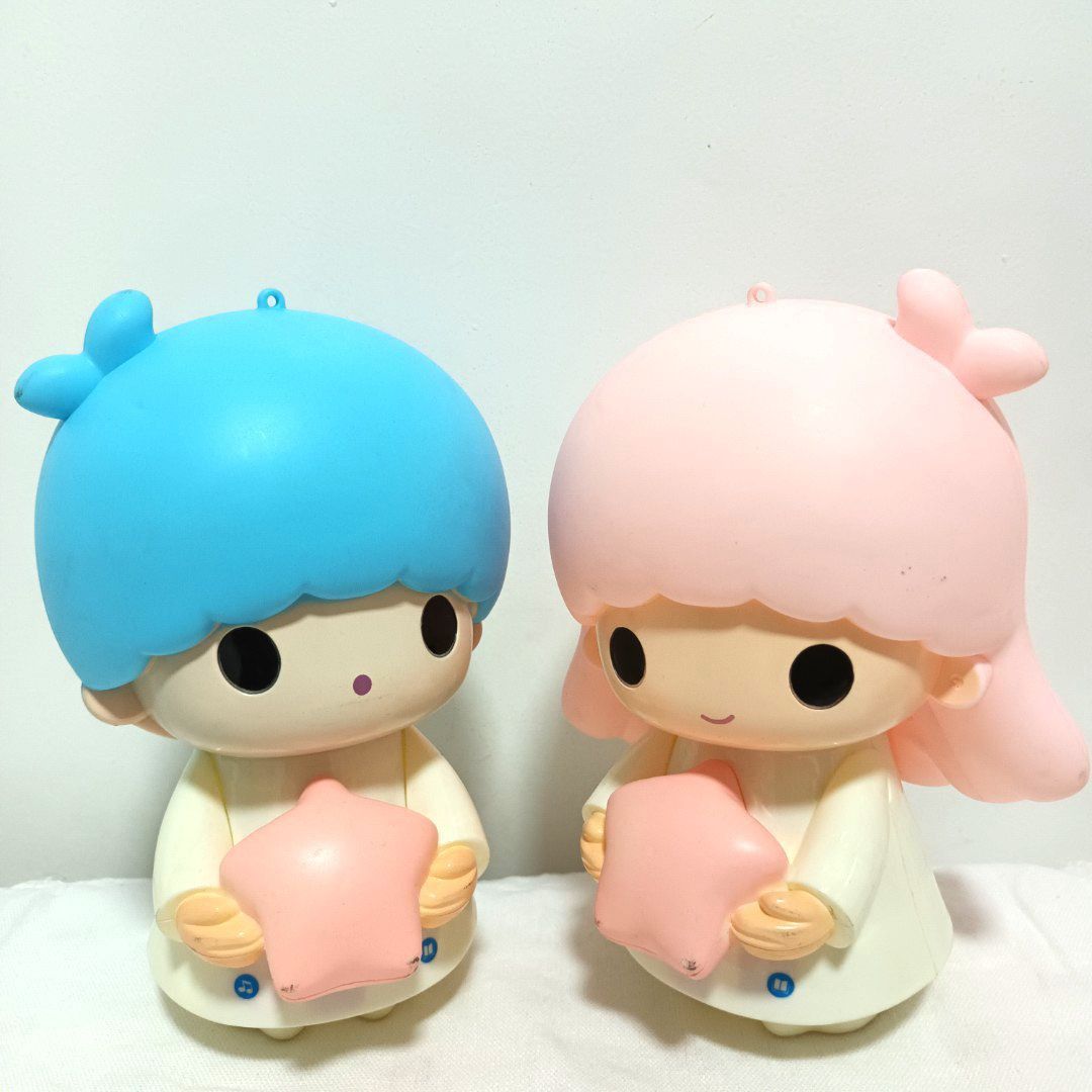 Kiki and Lala (like) big display figures (Category: Designer & Blind Box Toys) located in San Jose del Monte. Submitted by madefromrainbows (Listing ID 1356932238, Image 2). Description: ☝️Brand: Xiongmao ☝️12 inches look-alike LTS Kiki & Lala display figures 🚫 Light and music untested.