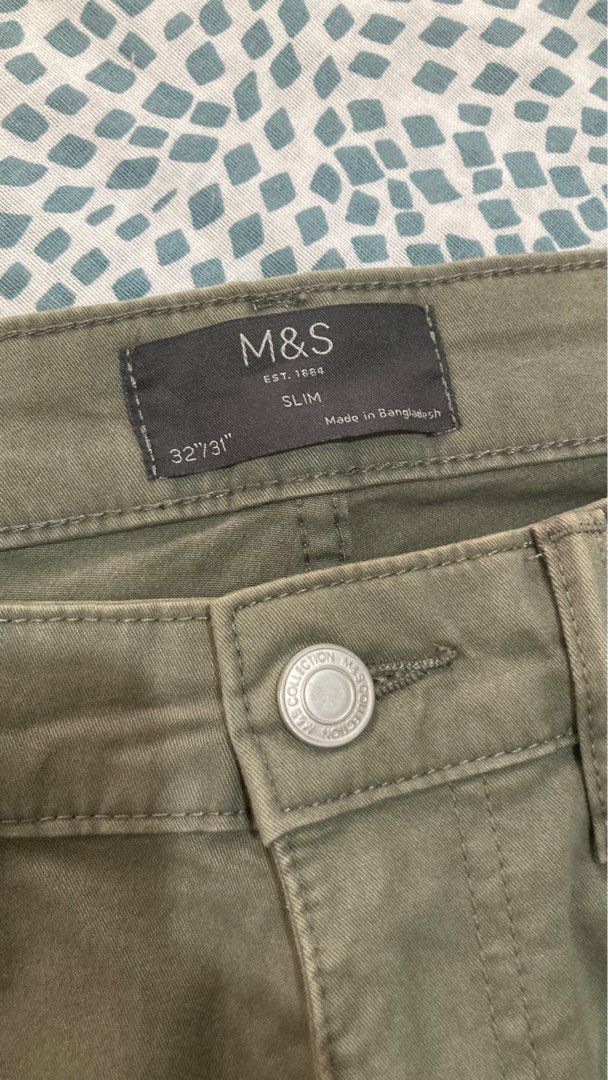 Marks and Spencer olive green chino pants (Category: Chinos) located in Paranaque City. Submitted by manly6 (Listing ID 1356873036, Image 3). Description: Marks and spencer olive green chino pants 17 width 40 length 7 at ankle opening may stretch po siya ng onti.