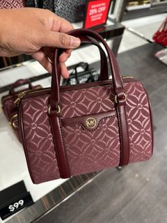 (Category: ) located in . Submitted by ayipreloved_ (Listing ID 1356904372, Image 1). Description: .