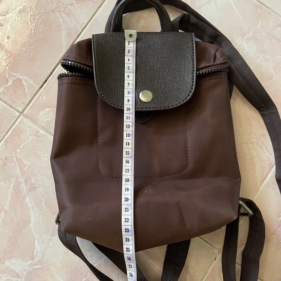 Mini backpack (Category: Backpacks) located in Seri Kembangan. Submitted by extrasar (Listing ID 1356861733, Image 1). Description: Mini backpack Warna brown Jual sbb jarang pakai.