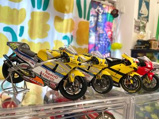 楽天市場】ミニチャンプス 1/12 スケールヤマハ YZR-M1