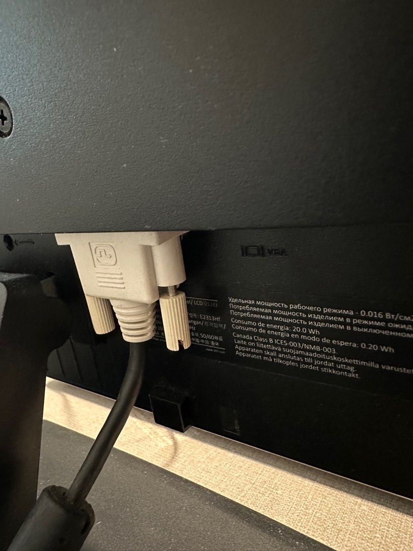 Monitor （分類：電子屏幕）位於 Hong Kong。 由 mrssocandy 提交（商品編號 1356857146，圖片 3）。簡介： Dell 22’ monitor 。