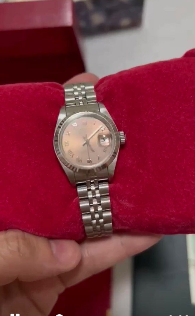 Rolex salmon (Category: Luxury Watches) located in Pasig City. Submitted by japs.buba (Listing ID 1356916622, Image 1). Description: 1.) Rolex watches salmon steinless stell Complet box and documents 270k 2) rolex wacth salmon 26mm with diamond . Rolex PDJ. Ss. Complete links. 380k a 2 rolex are still negotible but slite..
