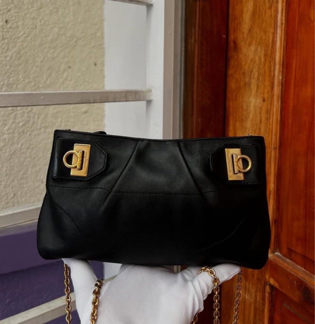 Salvatore Ferragamo chain sling (Category: Luxury Bags & Wallets) located in Santa Ana. Submitted by astonandariana (Listing ID 1356875378, Image 2). Description: .
