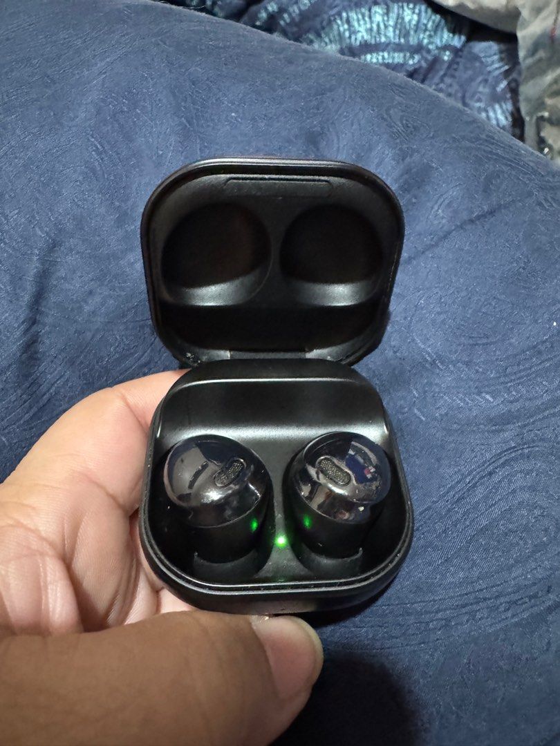 Samsung Galaxy Buds Pro (Category: Earphones) located in Paranaque City. Submitted by hannah.agupit (Listing ID 1356924163, Image 2). Description: Unit and cable for charging only Excellent condition No issues Ready to use PM for sure buyers only please.