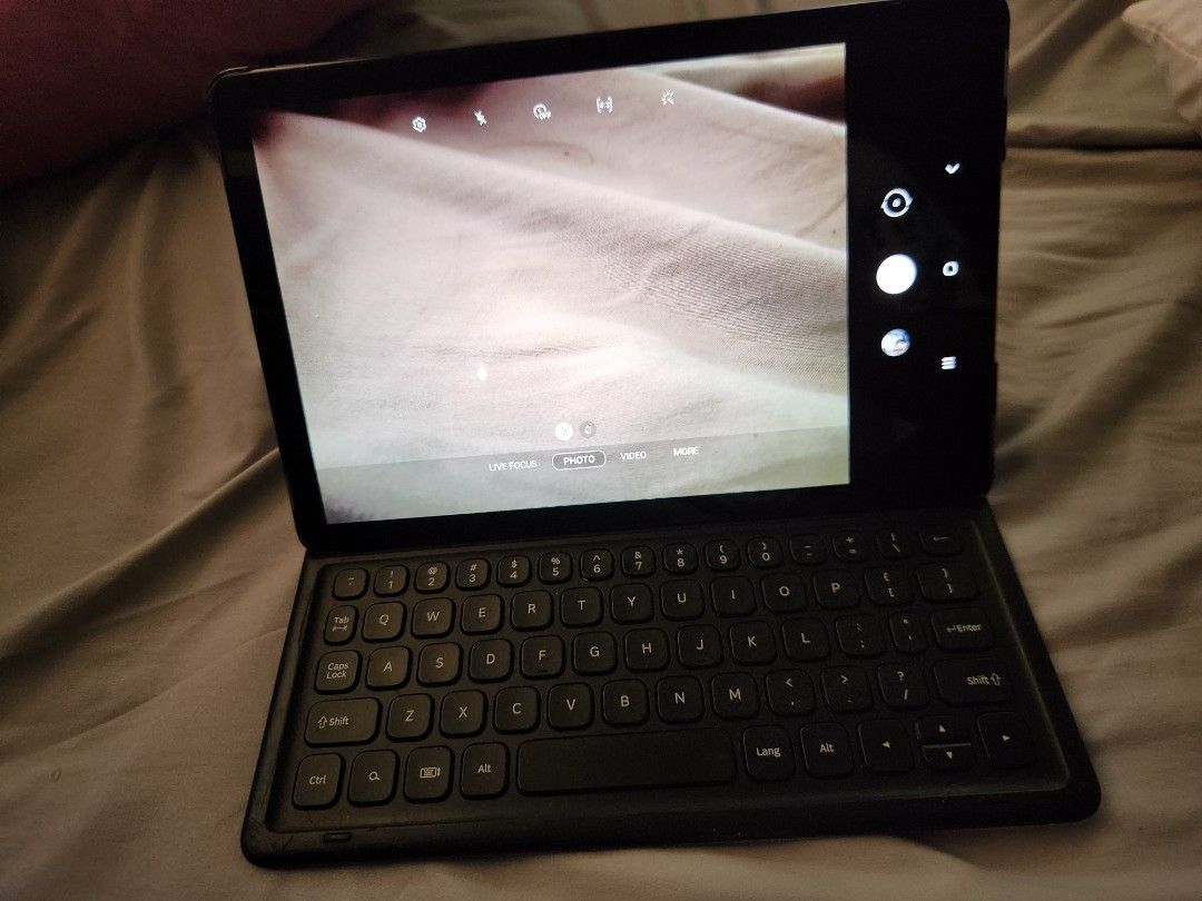 Samsung Galaxy Tab S4 (Category: Other Gadgets) located in Quezon City. Submitted by tjmax1987 (Listing ID 1356813209, Image 3). Description: for sale personal samsung tab s4. rfs: not used anymore, got a new tablet. unit and 2 orig cases only meetup robinsons magnolia.