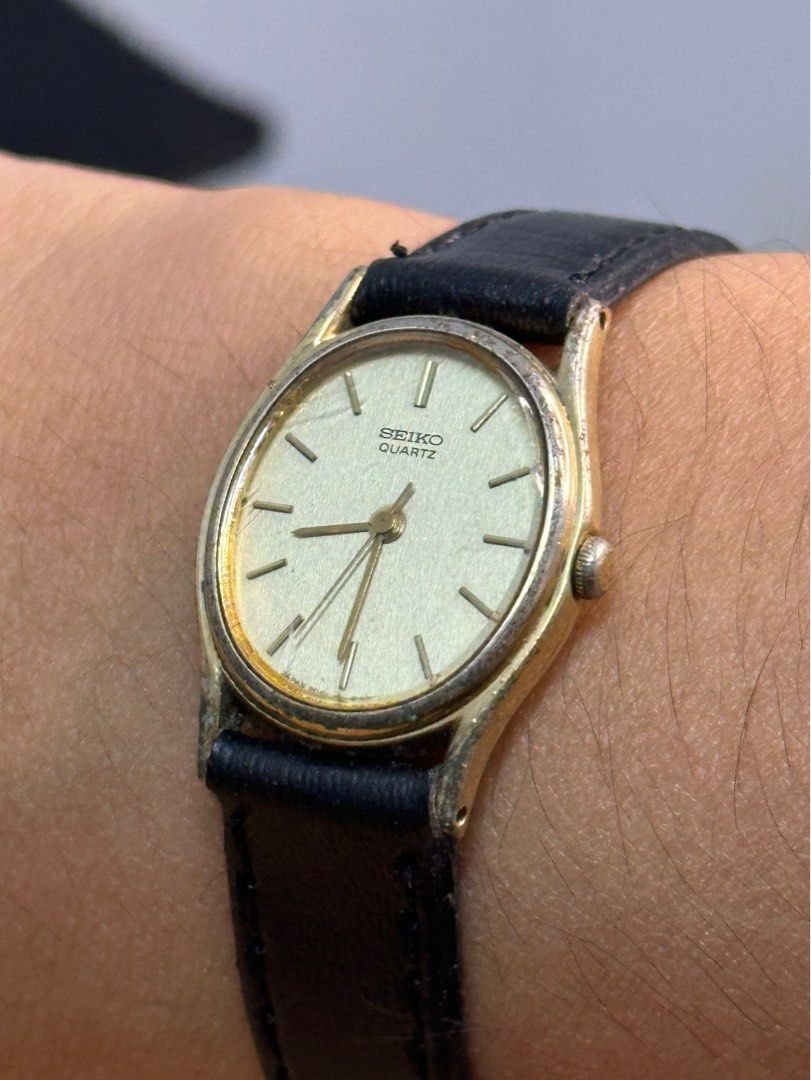 Seiko Oval Quartz (Category: Women's Watches) located in Manila. Submitted by kallisto.timepiece (Listing ID 1352391312, Image 1). Description: Seiko Oval Quartz Brand new batteries Gold plated case Selling for only 950 PHP Mode of Payment: Gcash Bank Transfer 🚚 Same day delivery via Courier (Metro Manila only) 🚚 1-5 days via Courier (outside metro manila) 🤝 Meet up: LRT2 Stations (Weekends only) Please note that imperfections are common due t