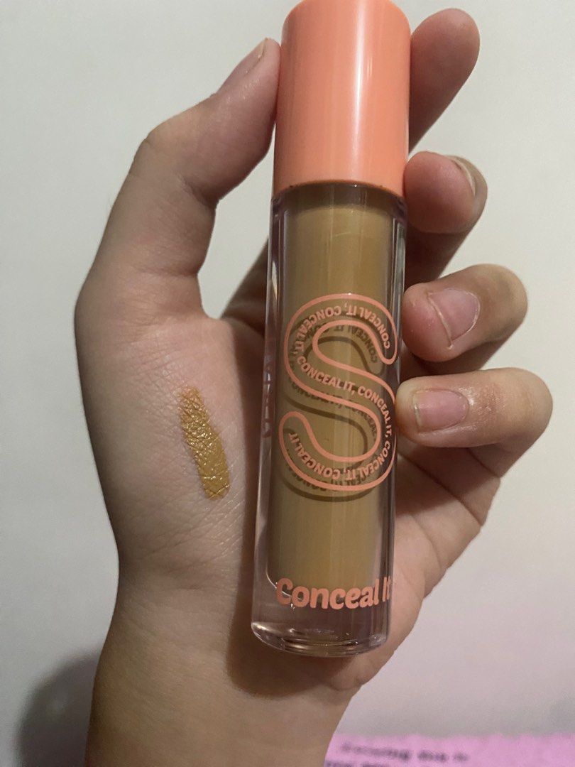 Squad Cosmetics Conceal It Concealer in the shade CM3 (Category: Makeup) located in Rodriguez. Submitted by cpakei (Listing ID 1356941714, Image 1). Description: reason for sell: the shade is too dark on me. perfect for medium warm undertones.