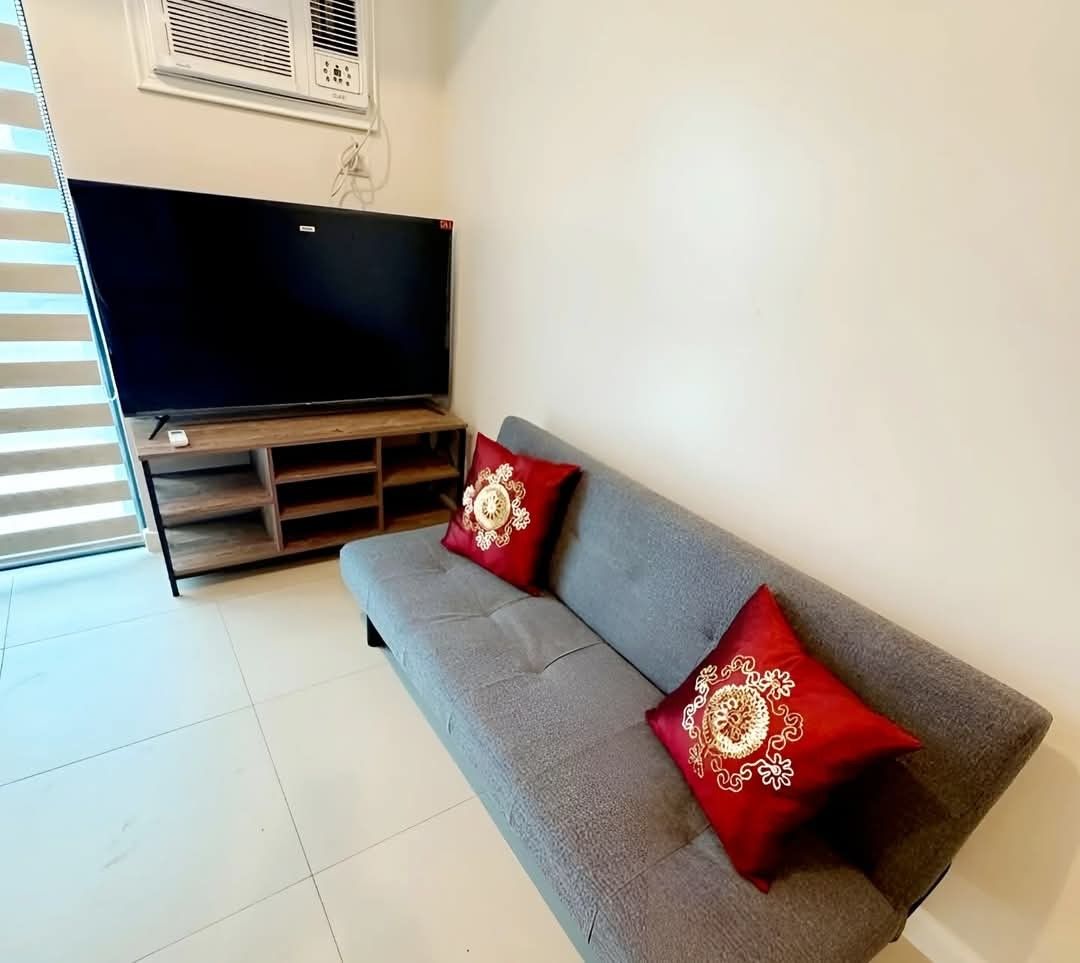 Studio Unit at Callisto Tower For Rent (Category: Apartments & Condos) located in Taguig. Submitted by resalerentalph (Listing ID 1356974927, Image 2). Description: 📍Callisto Tower 🔸️brand new studio unit 🔸️approx 28 sqm 🔸️with 1 parking slot 🔸️fully furnished with complete brand new appliances 🏷Php 33,000/month for lease --- #callistotower #callistotowercircuitmakati #condoinmakati #condoinmakatiforrent #AlveoLand #ResaleRentalPH.