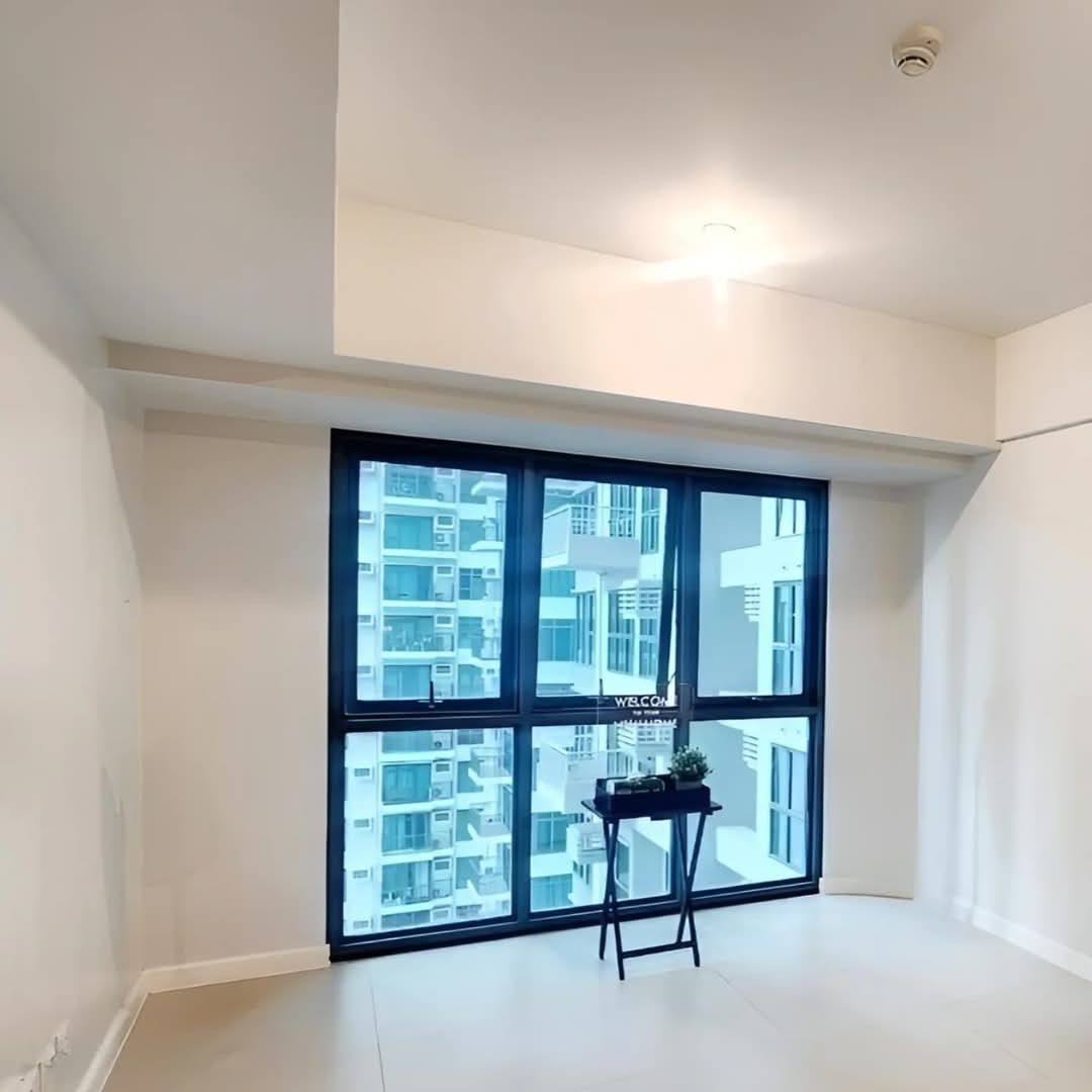 Studio Unit at Callisto Tower For Sale (Category: Apartments & Condos) located in Taguig. Submitted by resalerentalph (Listing ID 1356975299, Image 2). Description: 📍Callisto Tower 🔸️Studio unit 🔸️Bare/Unfurnished 🔸️approx 28 sqm 🏷Php 9,000,000 for sale --- #callistotower #callistoatcircuitmakati #Alveoland #callistomakati #callistotowercircuitmakati #ResaleRentalPH.