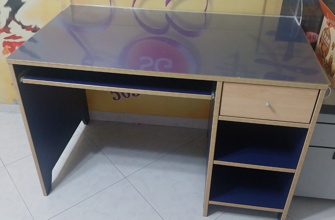 Study table (Category: Tables & Sets) located in Singapore. Submitted by sydalg (Listing ID 1356880796, Image 1). Description: with 1 side drawer 110cm×60cmx72cm.
