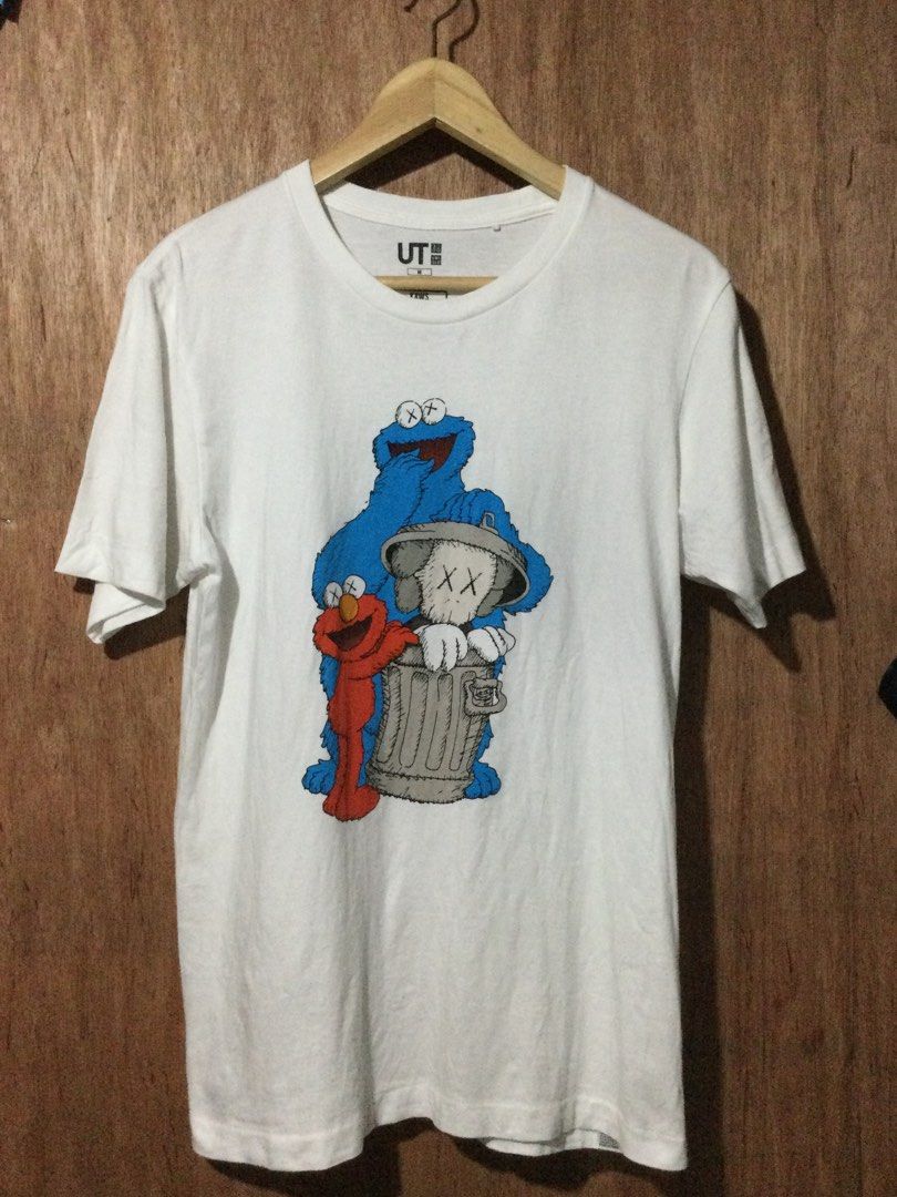Uniqlo x kaws (Category: Activewear) located in Bulacan. Submitted by bspfiguer24226 (Listing ID 1356932175, Image 1). Description: Uniqlo x kaws 28x21 Medium fittings No issue Plus ship Can do meet.