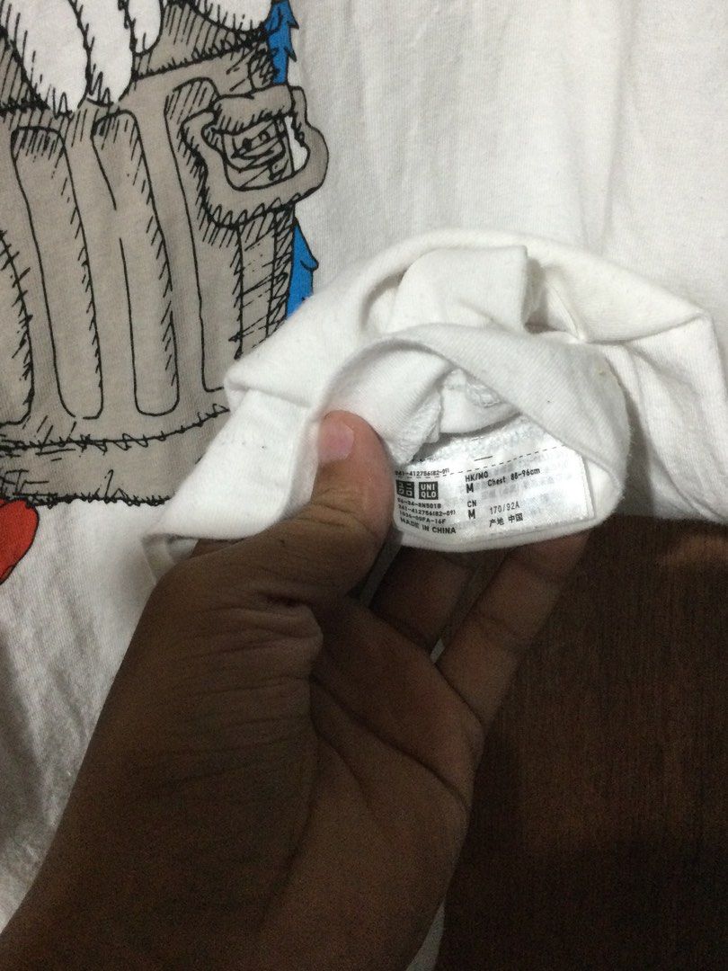 Uniqlo x kaws (Category: Activewear) located in Bulacan. Submitted by bspfiguer24226 (Listing ID 1356932175, Image 2). Description: Uniqlo x kaws 28x21 Medium fittings No issue Plus ship Can do meet.