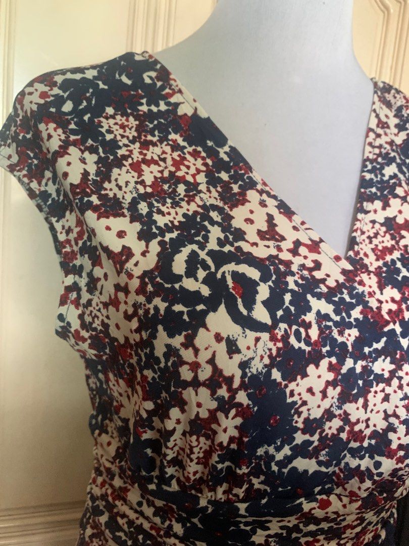 Violet Floral Dress (Category: Dresses) located in Quezon City. Submitted by FashionSense4Less (Listing ID 1356837247, Image 2). Description: Violet Floral Dress Very good condition Brand new with plastic tag Slip on Needs washing/ no pocket Size: 6 on tag (medium-semiLarge) Bust: 36-42” ; Waist: 26-32” ; Length: 42” Very nice in actual .