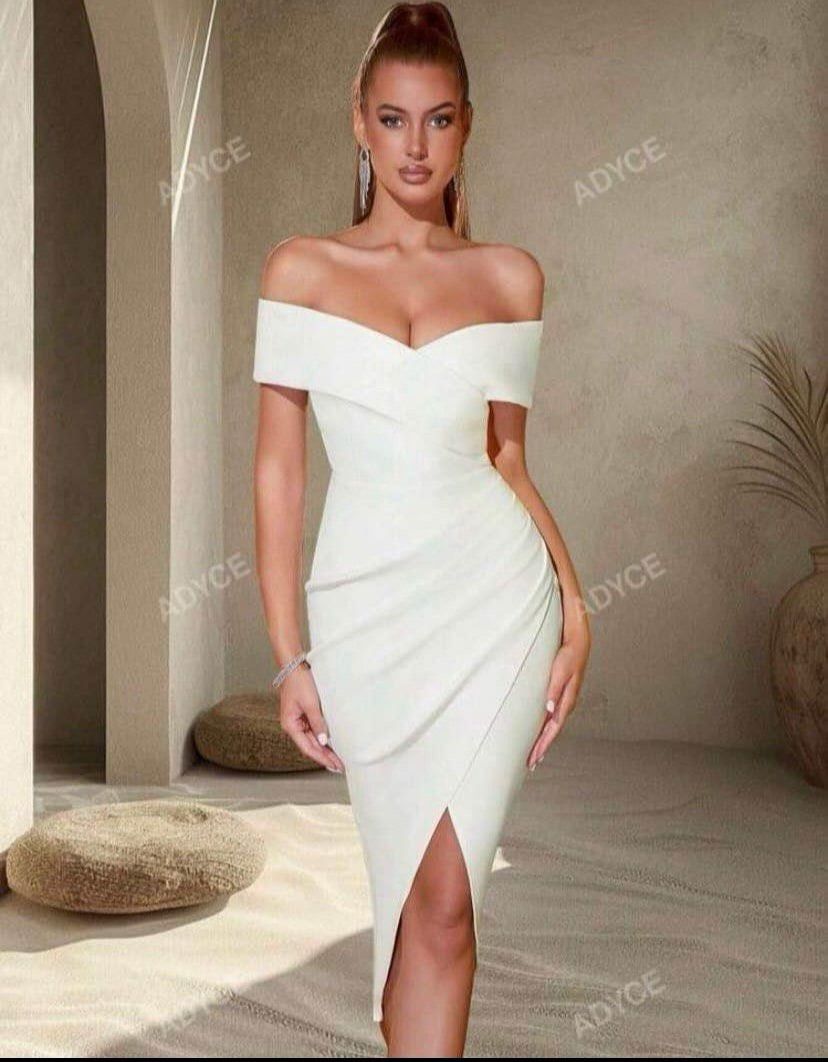 White Off Shoulder Formal Dress (Category: Dresses) located in San Rafael. Submitted by peanaughty (Listing ID 1356915900, Image 1). Description: - condition: 10/10 - rfs: doesn’t fit .