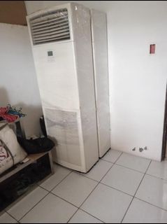 5tr daikin floor mounted inverter